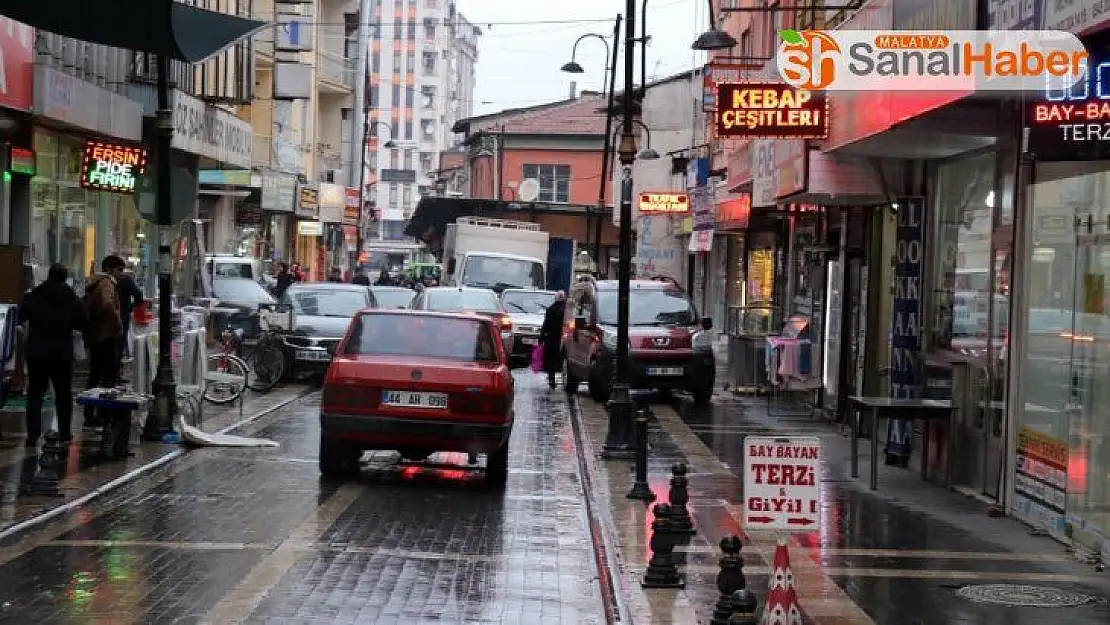 Malatya´da Baygınlık geçiren şahsın cebindeki parayı çaldı