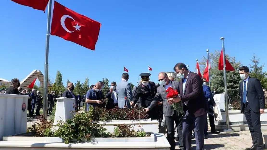 'Bayram arefesinde şehitler unutulmadı'
