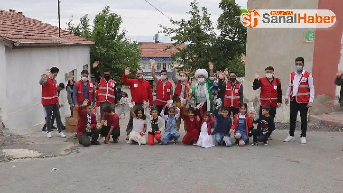 Bayramda çocuklara Nasreddin Hoca ve Keloğlan sürprizi
