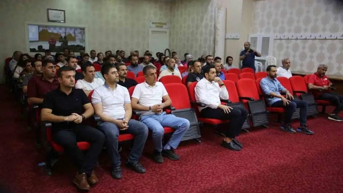 'Belediye çalışanlarına seminer verildi'