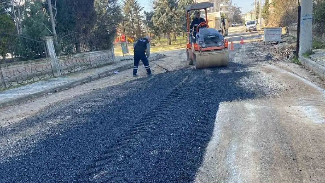 'Belediye kaldırım ve yol çalışmalarını sürdürüyor'