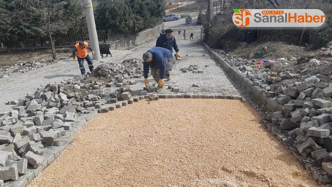 Besni Belediyesi'nin ekipleri sahada