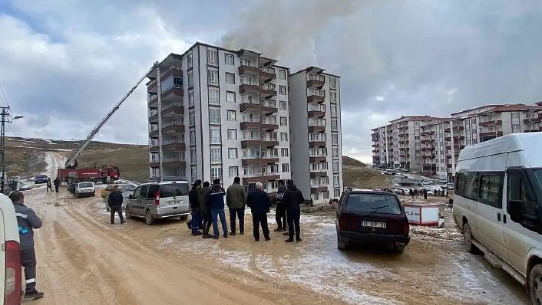 'Besni´de çatı yangını paniğe neden oldu'