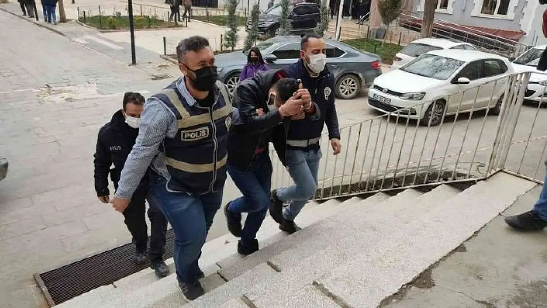 'Besni´de iş yerlerinden hırsızlık yapan şahıs yakalandı'