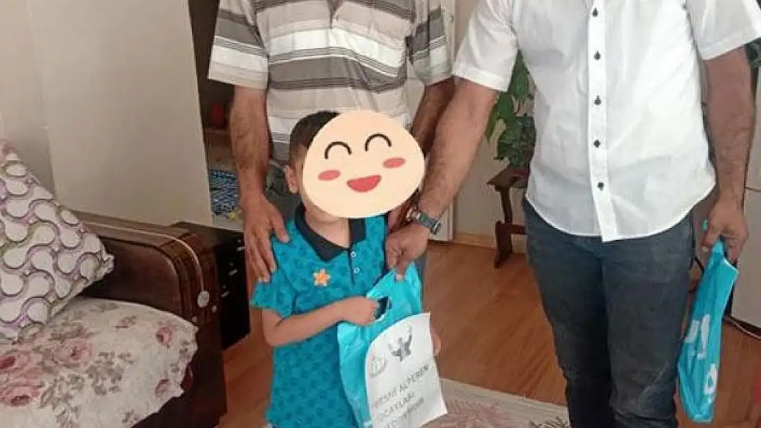 'Besni´de öğrencilere kırtasiye desteği'