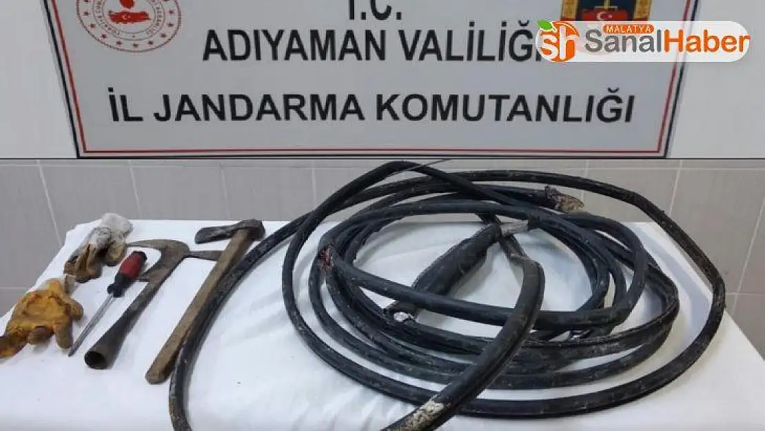 Besni'de suçüstü yakalanan kablo hırsızları tutuklandı