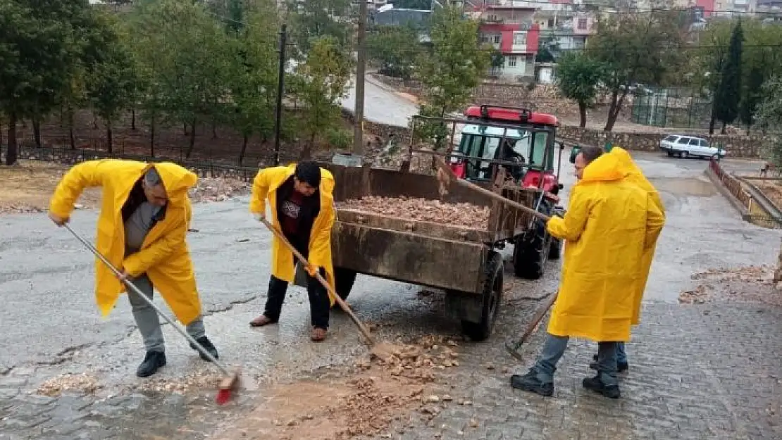 'Besni ekipleri yağıştan etkilenen alanlarda çalışma yaptı'