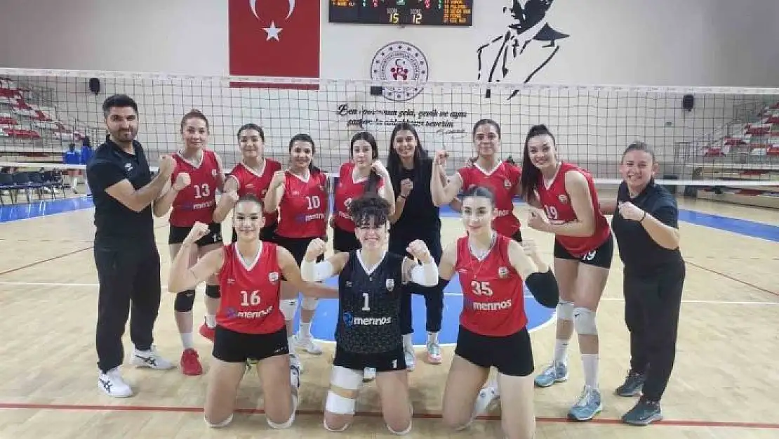 'Besni GSK Kadın Voleybol Takımı Play-Off a galibiyetle başladı'