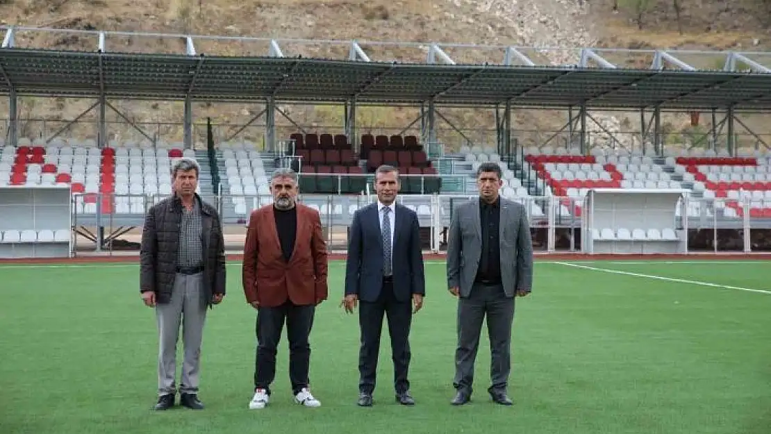 'Besni sentetik çim yüzeyli futbol sahası yenilendi'