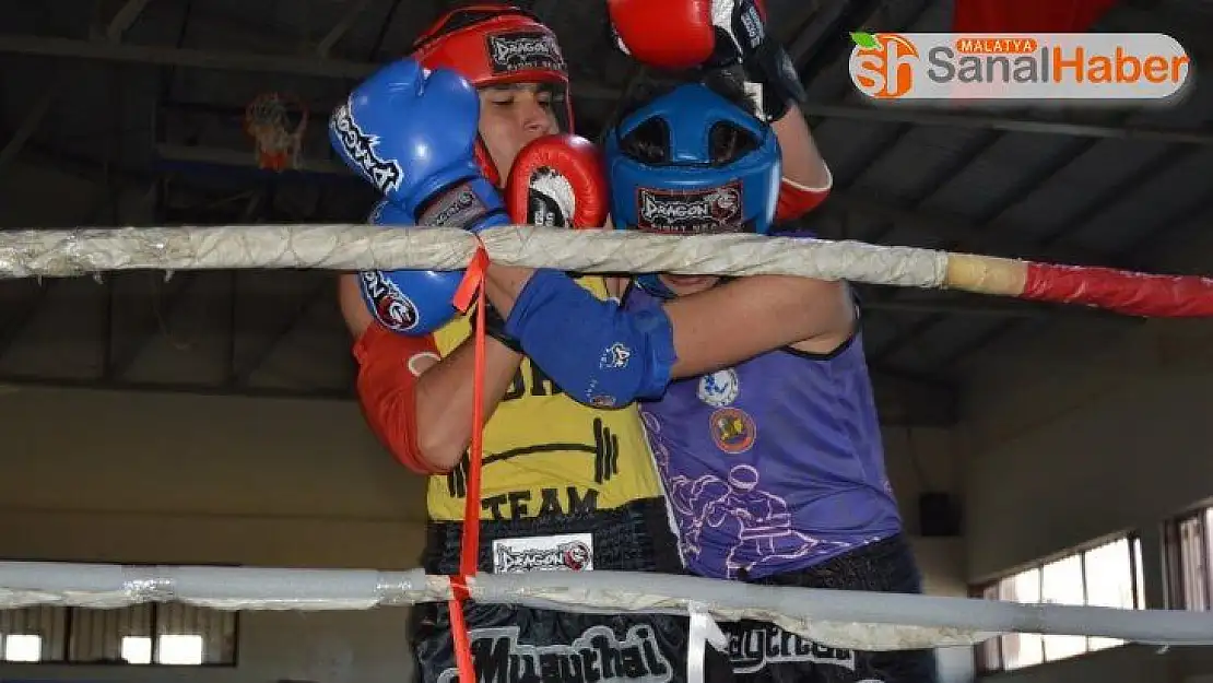Besnili şehitler Anısına Muay Thai Şampiyonası