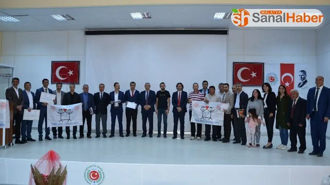 Beyaz bayrak ve beslenme dostu okul programında sertifika töreni