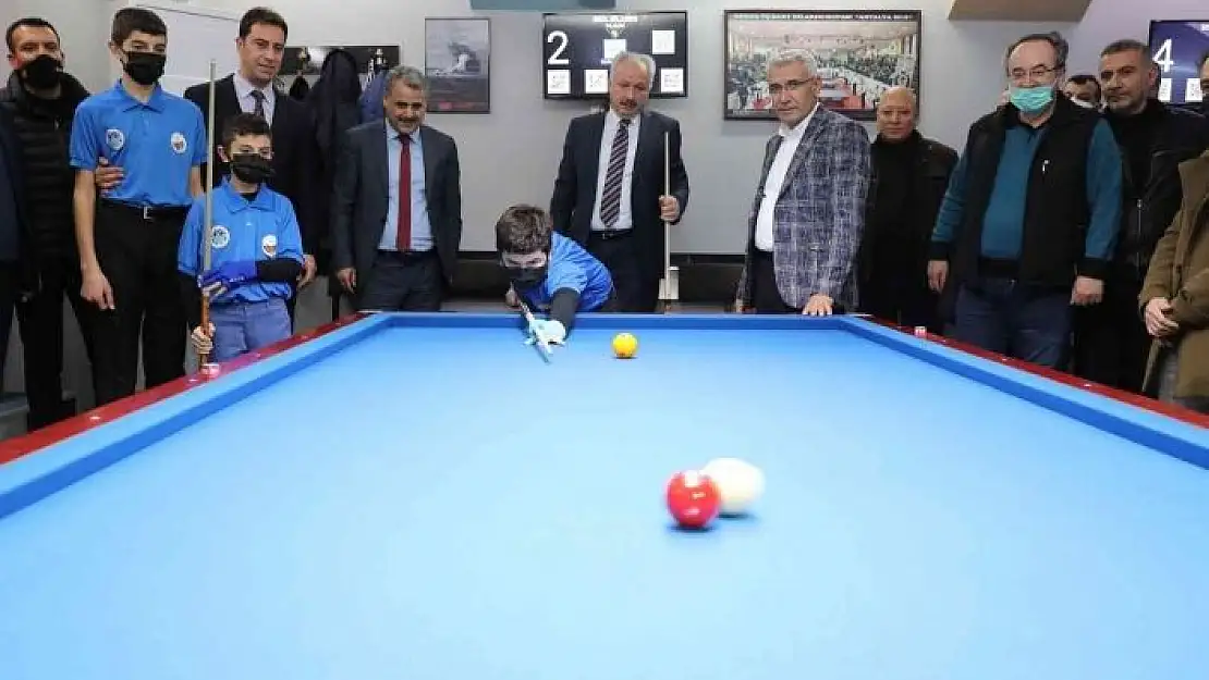 'Bilardo şampiyonasının açılışını Başkan Güder gerçekleştirdi'