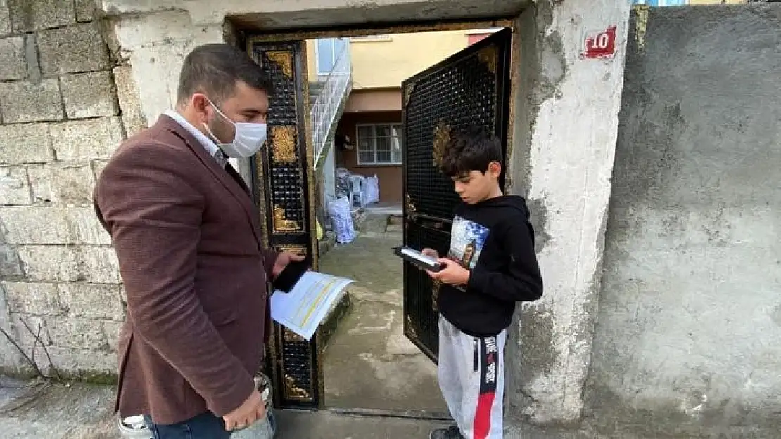 'Bilgi yarışmasının talihlileri hediyelerine kavuştu'