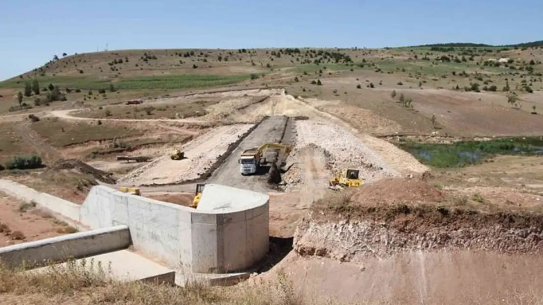 'Bin dekar arazi sulanacak, ülke ekonomisine 1 milyon lirayı aşkın katkı sağlayacak'