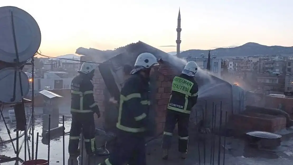 'Binanın çatısında çıkan yangın korkuttu'