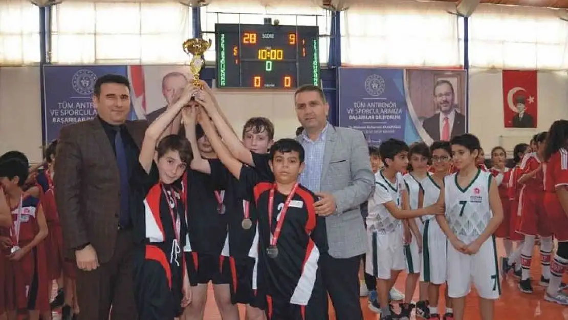 '`Bir Genç Bir Gelecek´ projesinde madalya töreni düzenlendi'