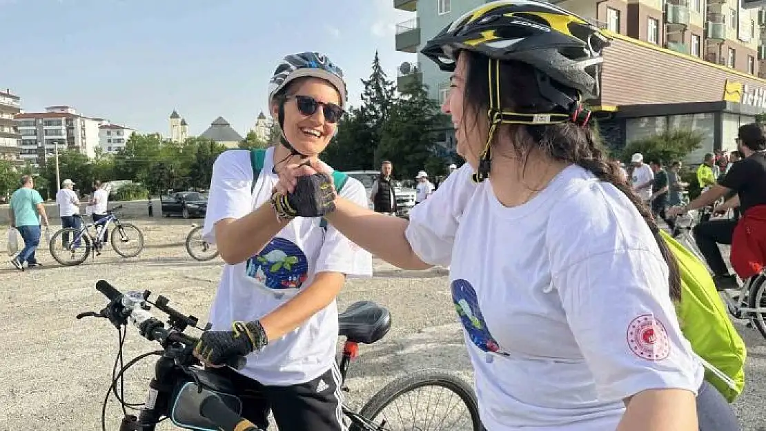 'Bisiklet Günü´nü pedal çevirerek kutladılar'