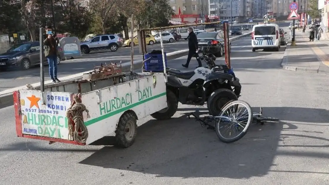 'Bisiklet sürücüsünün yaralandığı kaza güvenlik kamerasına yansıdı'