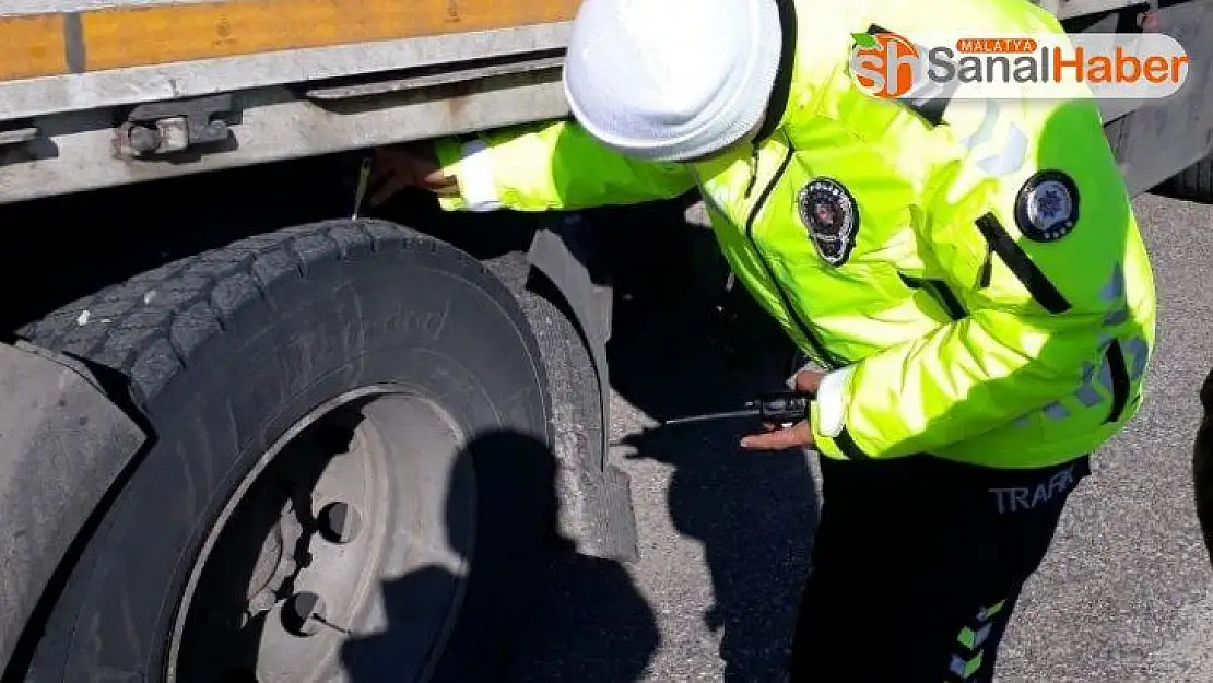 Bölge trafik ekiplerinin kış lastiği denetimleri devam ediyor