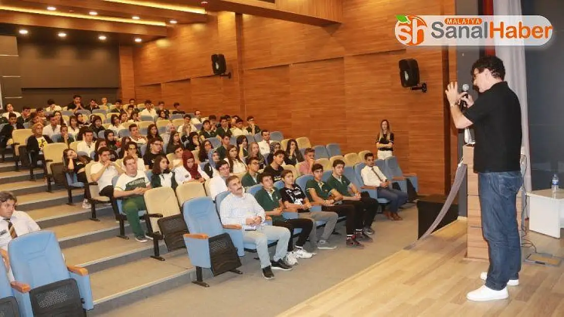 Bonus Hoca, Doğa Kolejinde öğrencilerle bir araya geldi