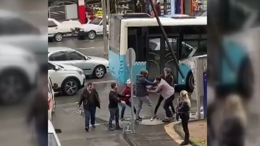 'Borçlu olduğu kadına çantasını kaptırdı'