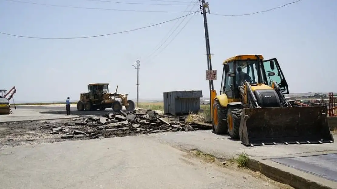 'Buğdaycılar pazarında asfalt çalışması'