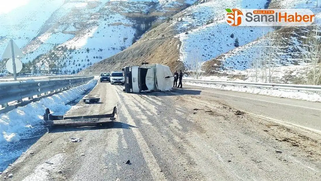 Büyükbaş hayvan yüklü kamyon devrildi: 1 yaralı