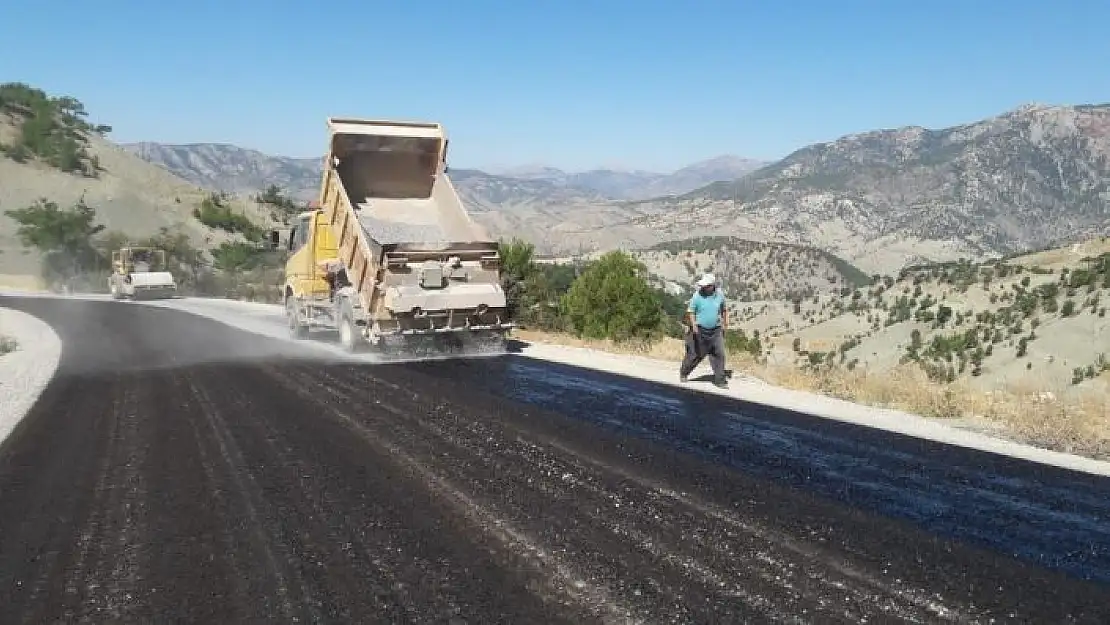 'Büyükşehir, ilçelerin yolunu hem asfaltlıyor hem yeniliyor'