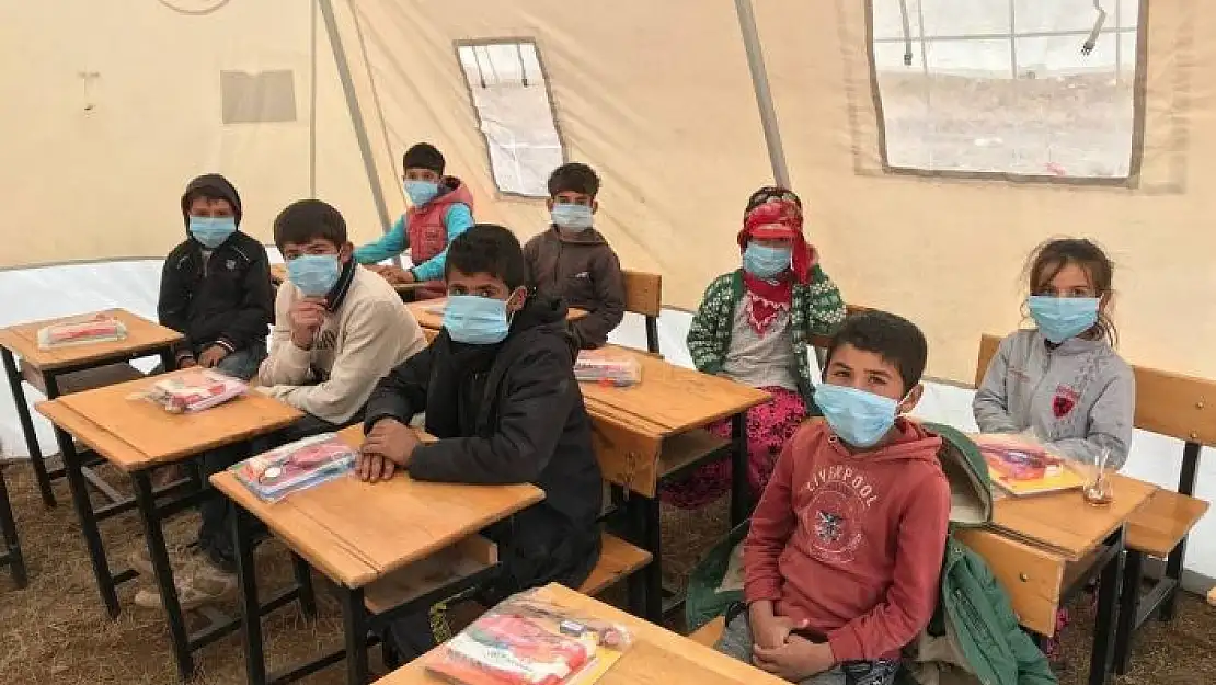 'Çadırda eğitim için ilk ders zili çaldı'