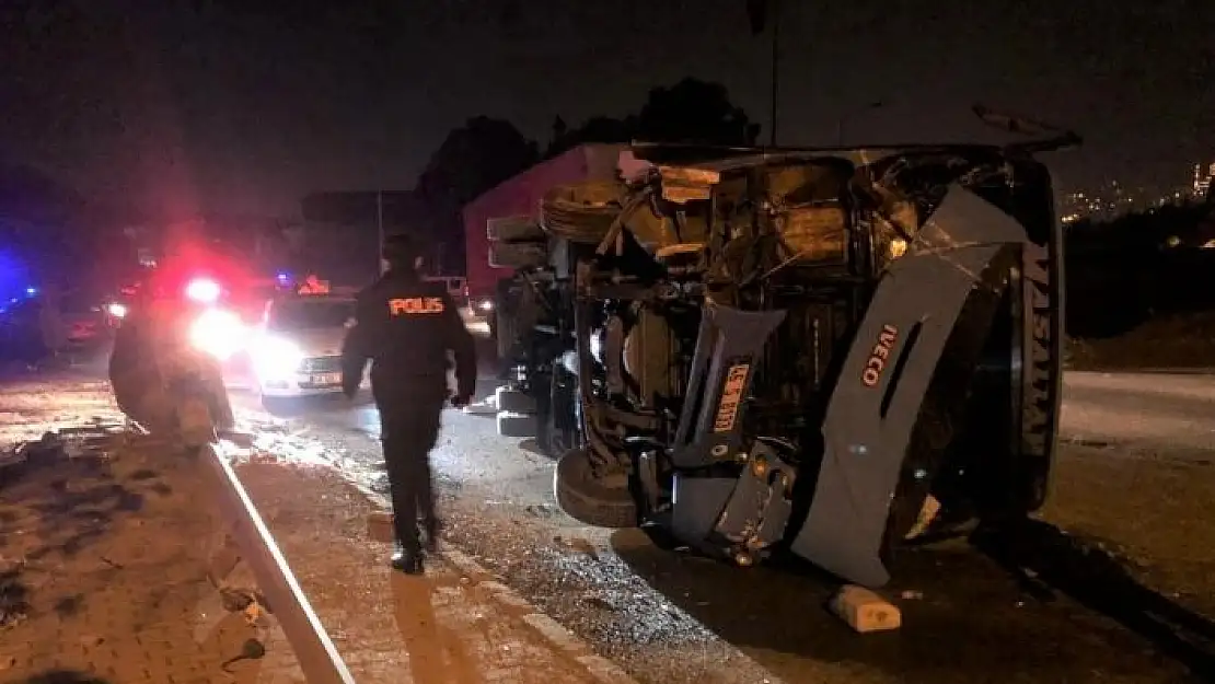 'Çaldıkları minibüs ile kaza yaptılar'