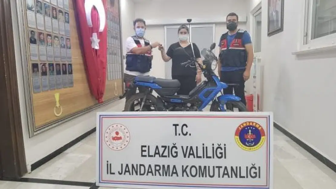 'Çalınan motosiklet jandarma tarafından bulunarak sahibine teslim edildi'