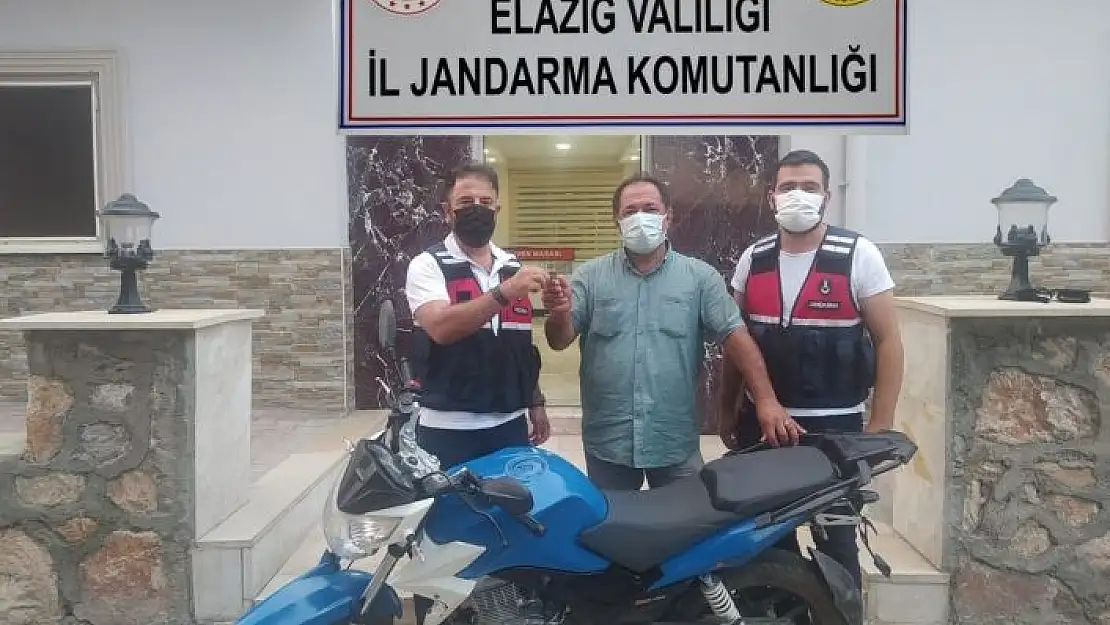 'Çalınan motosiklet jandarma tarafından bulunarak sahibine teslim edildi'