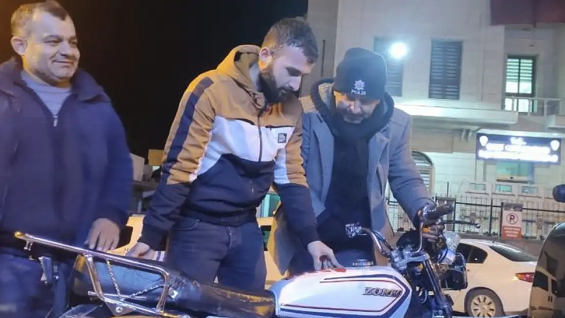 'Çalınan motosiklet sahibine teslim edildi'