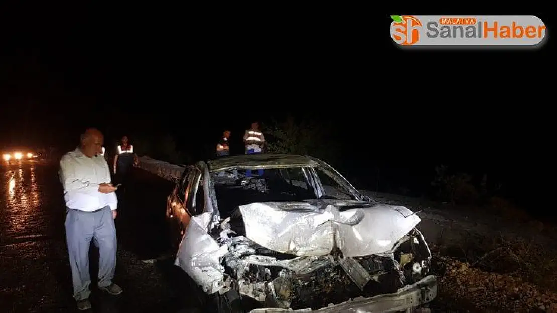 Çapa motoruyla çarpışan otomobil cayır cayır yandı