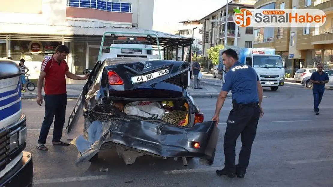 Malatya'da Çarptığı sürücüyü altına alarak sürükledi, aracını bırakıp kaçtı
