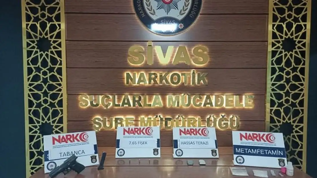 'Cebinde hassas terazi ele geçirilen uyuşturucu tacirleri tutuklandı'