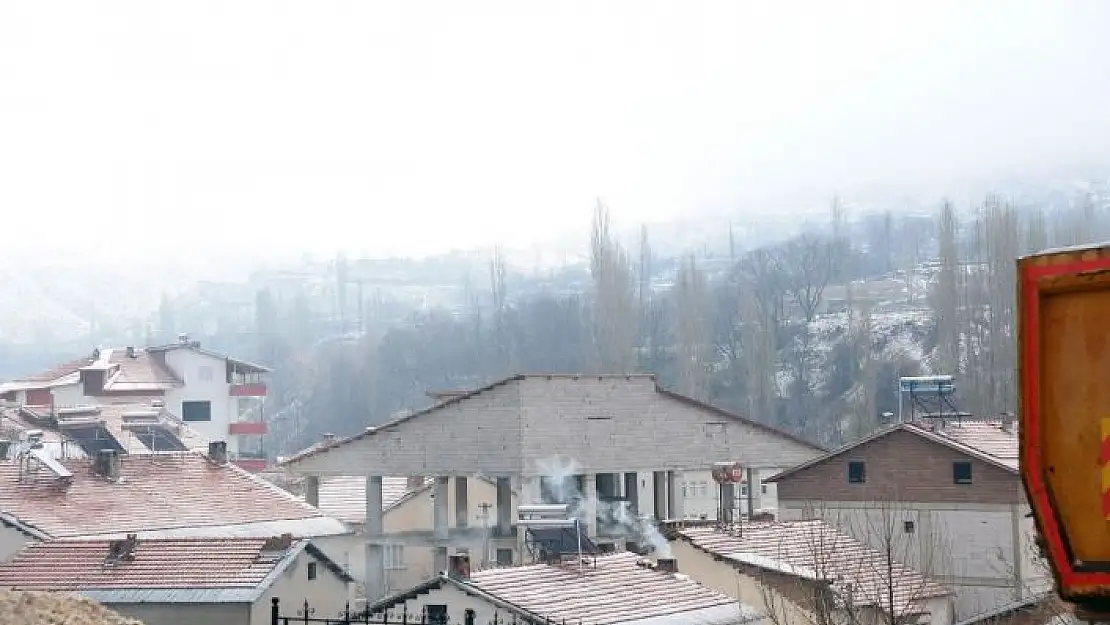 'Çelikhan´a Nisan ayında kar yağdı'