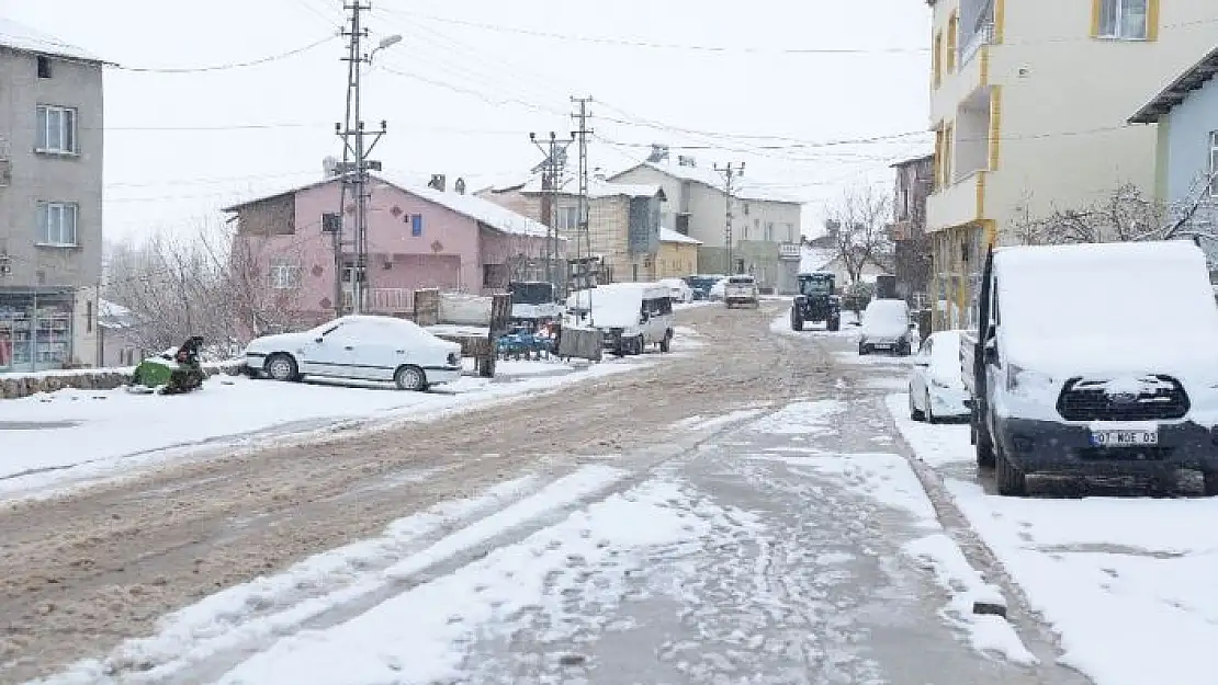 'Çelikhan´da kar yağışı başladı'