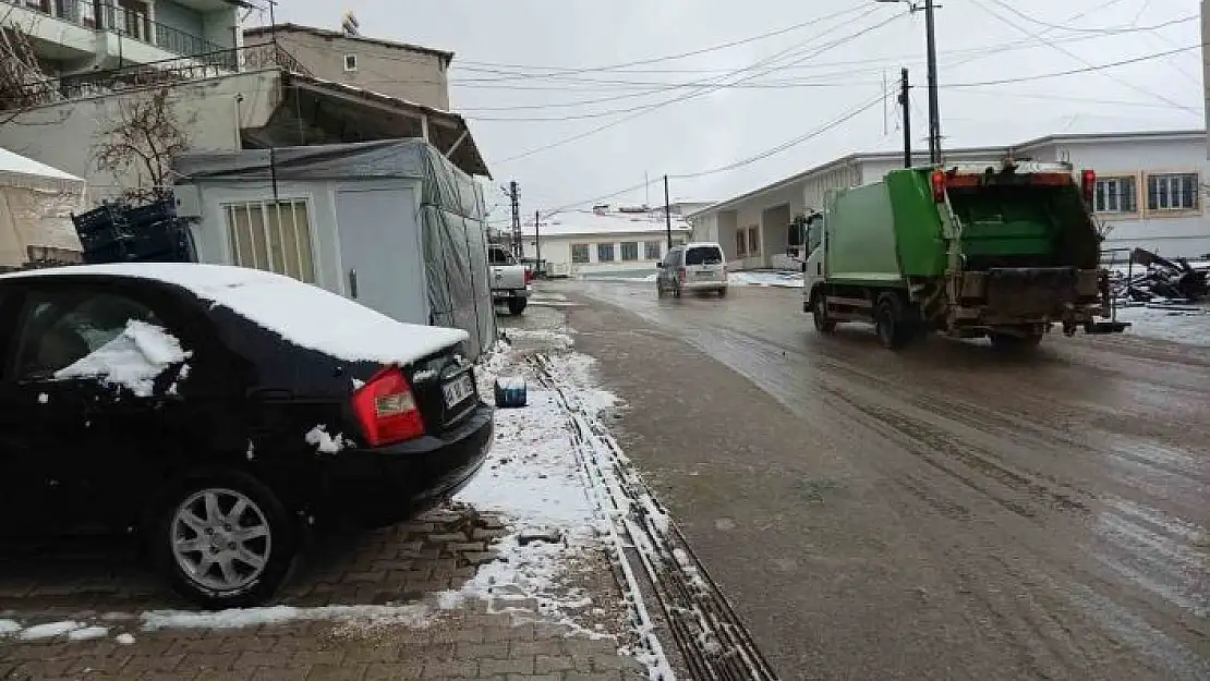 'Çelikhan ilçesinde kar yağışı başladı'