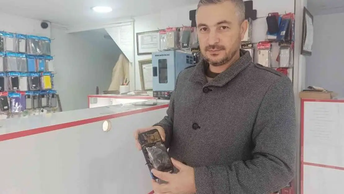 'Cep telefonu bomba gibi patladı'