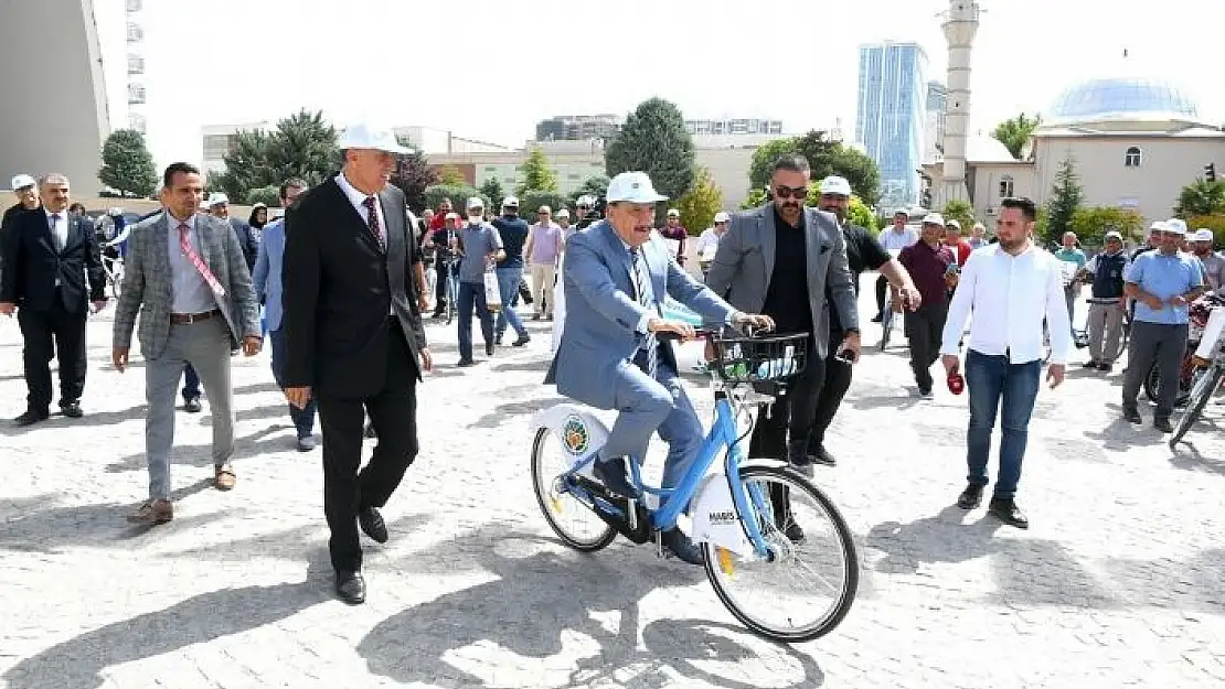 'Çevre dostu bir yaşam için pedal çevirdiler'