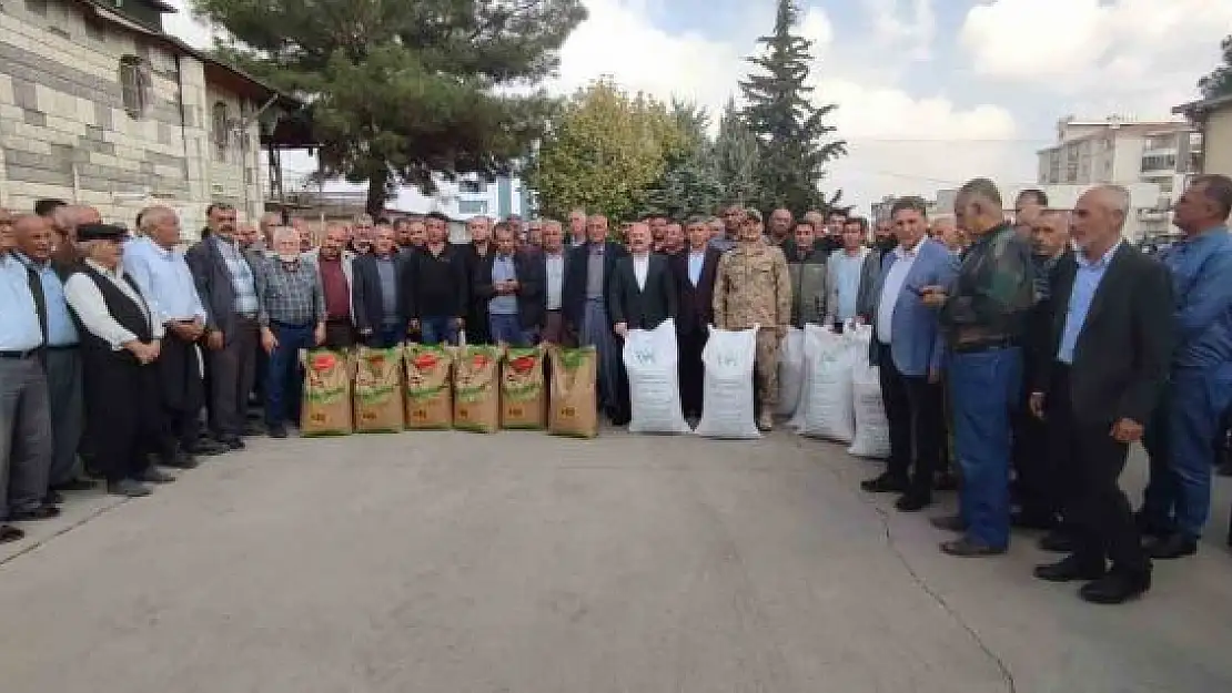 'Çiftçiye 392 ton tohumluk dağıtıldı'