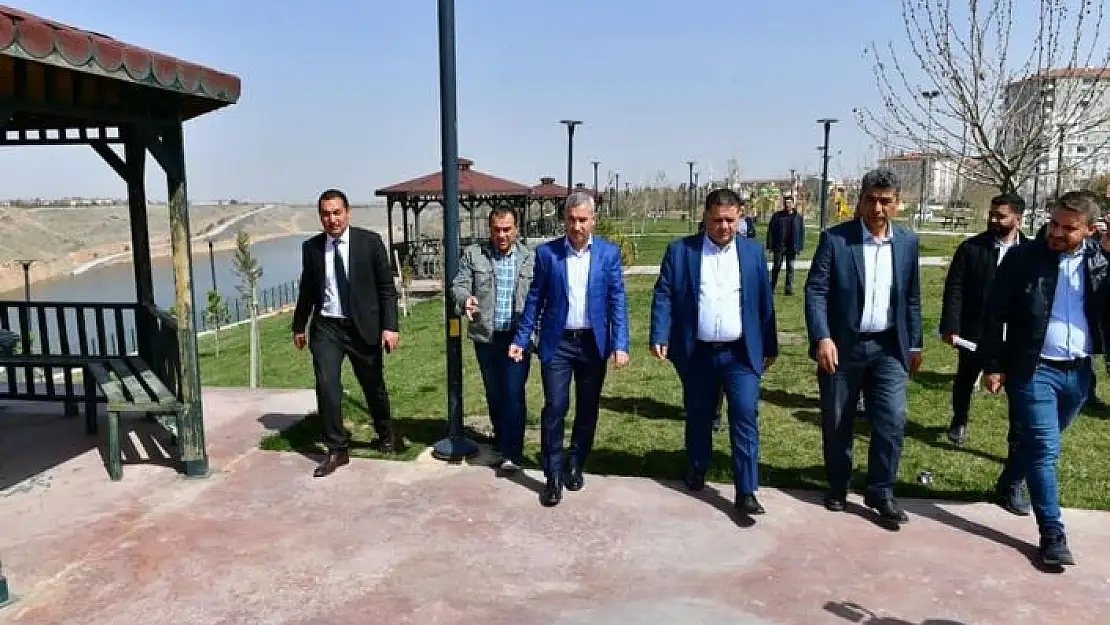 'Çınar, Beylerderesi şehir parkındaki çalışmaları inceledi'