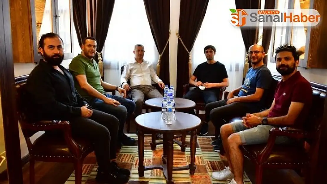 Çınar, koku filminin oyuncularını misafir etti