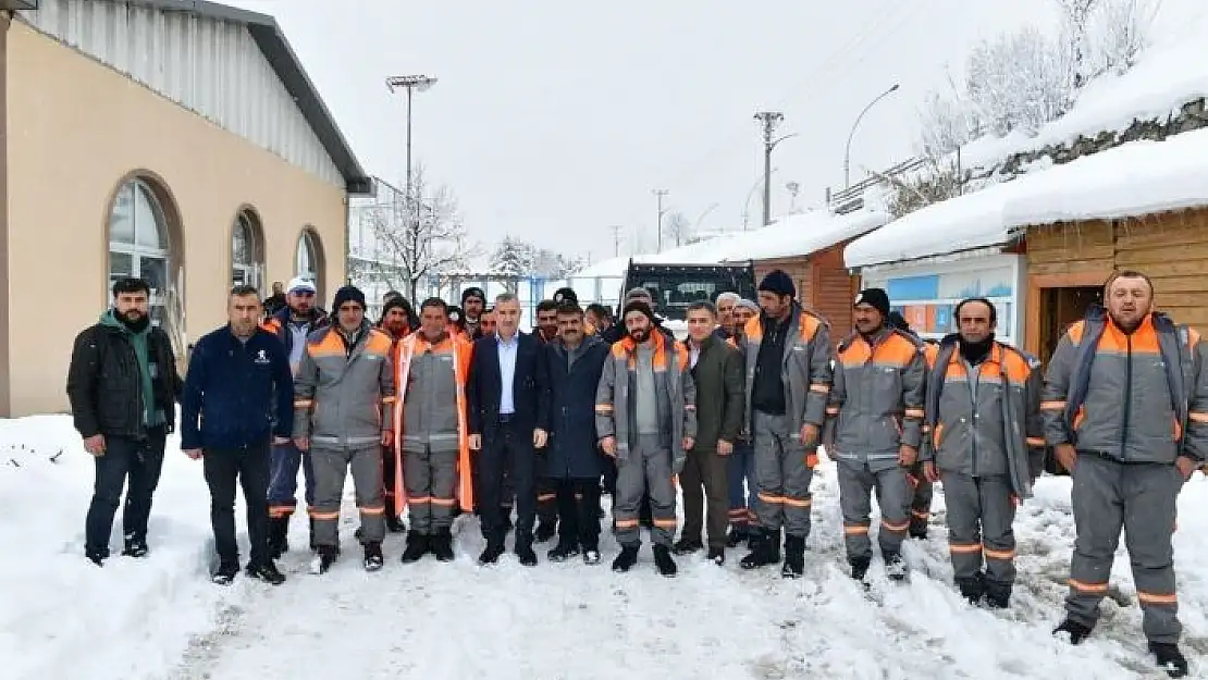 'Çınar, temizlik personellerine teşekkür ziyaretinde bulundu'