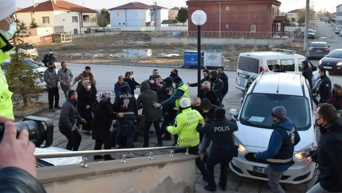 'Cinayete kurban giden genç kadın toprağa verildi, zanlı linçten son anda kurtuldu'