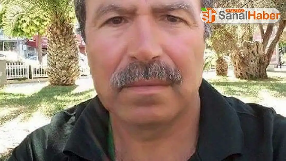 Cinnet getiren genç babasını bıçaklayarak öldürdü