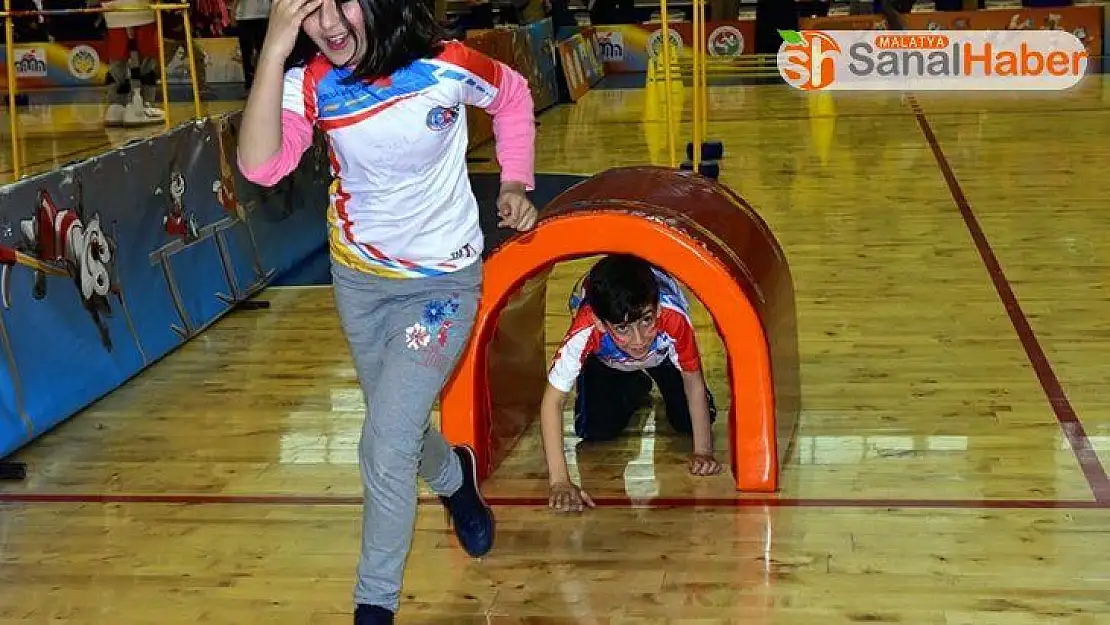 Çocuk Atletizm Şenliği düzenlendi