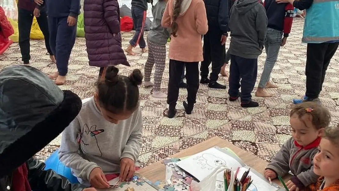 'Çocuk oyun çadırı depremzede çocukların neşe kaynağı oldu'