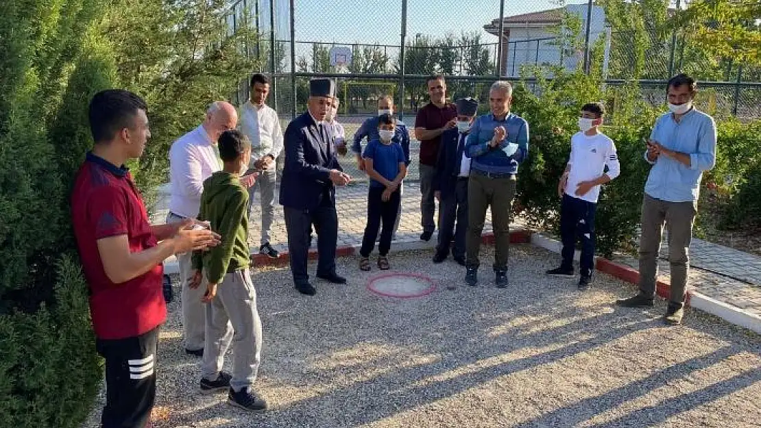 'Çocuklar yaşlılar ile birlikte oynadı'